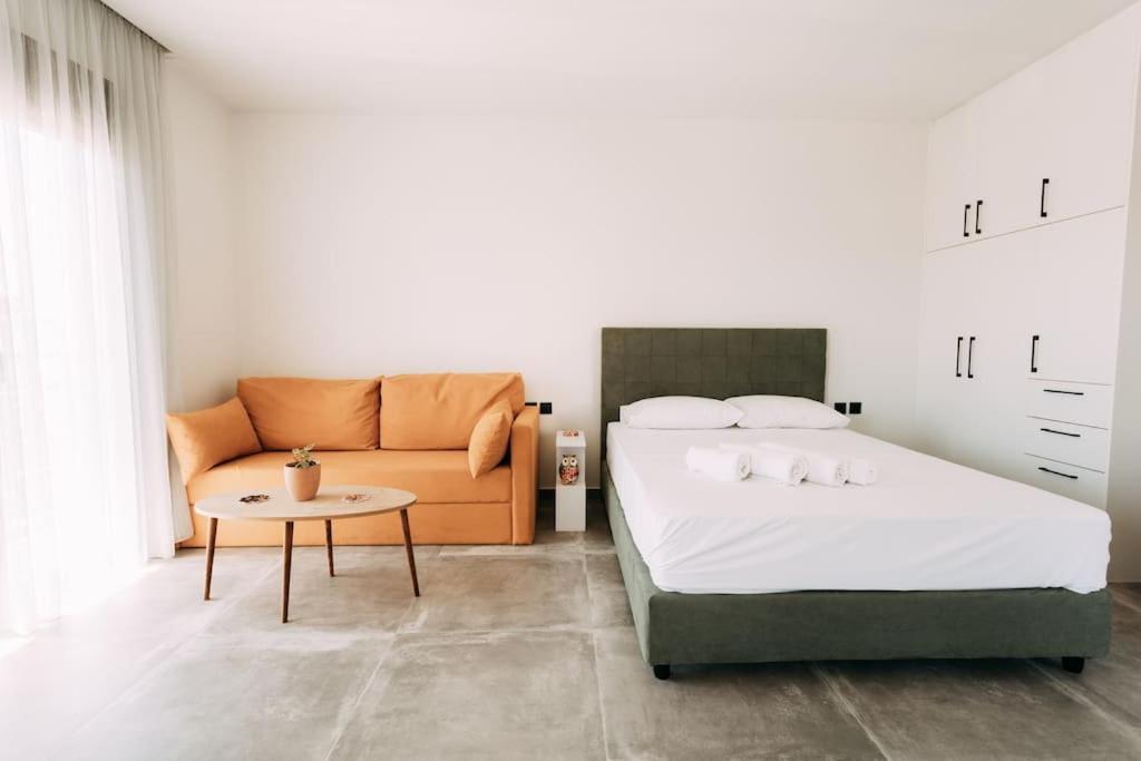 Glamorous Studio Near Center Ираклион Экстерьер фото