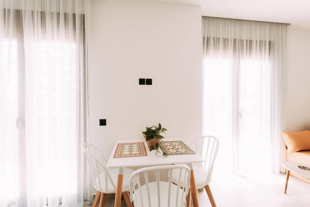 Glamorous Studio Near Center Ираклион Экстерьер фото